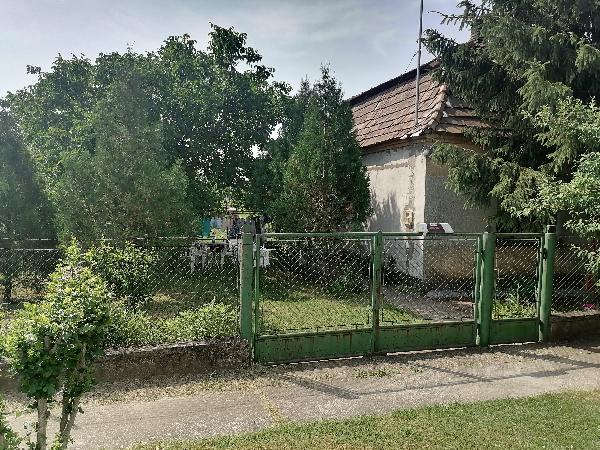 2949 Csém, Klapka György utca 24.: 1 124 025 Ft – ingatlanárverés