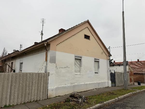Pécs, Tűzoltó utca 1.: lakóház · 885 000 Ft – árverés