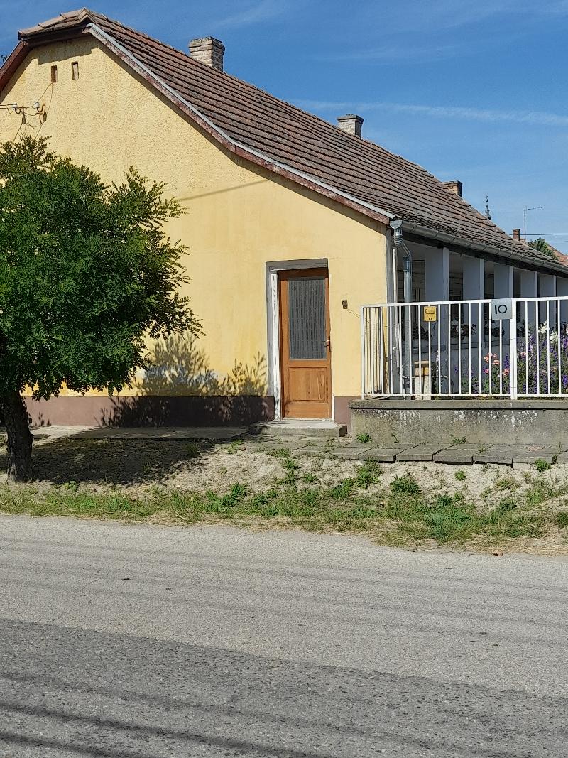 Szabadszállás, Szent István utca 10.: lakóház · 437 500 Ft – árverés
