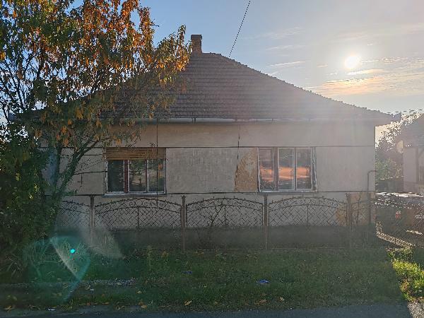 3053 Ecseg, Dankó 16: lakóház · 6 500 000 Ft – ingatlanárverés