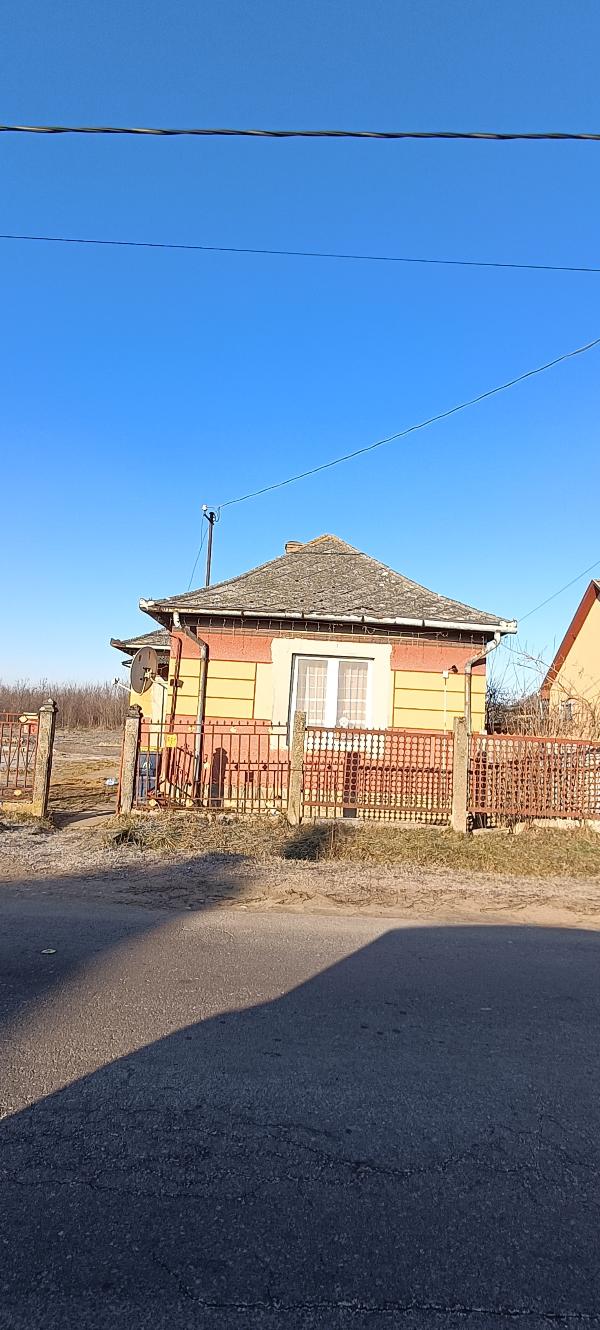 Piricse, Béltekiutca 97.: lakóház · 2 205 000 Ft – árverés