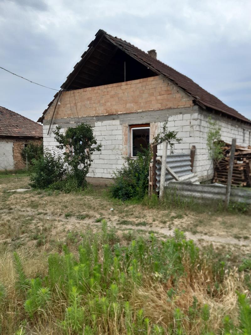 Bag, Nyár utca 2.: lakóház · 387 500 Ft – árverés