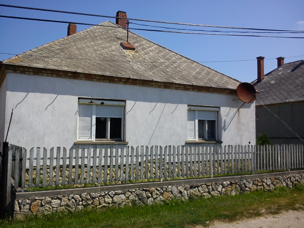 8542 Vaszar, Vasút utca 31.: lakóház · 16 000 000 Ft – ingatlanárverés