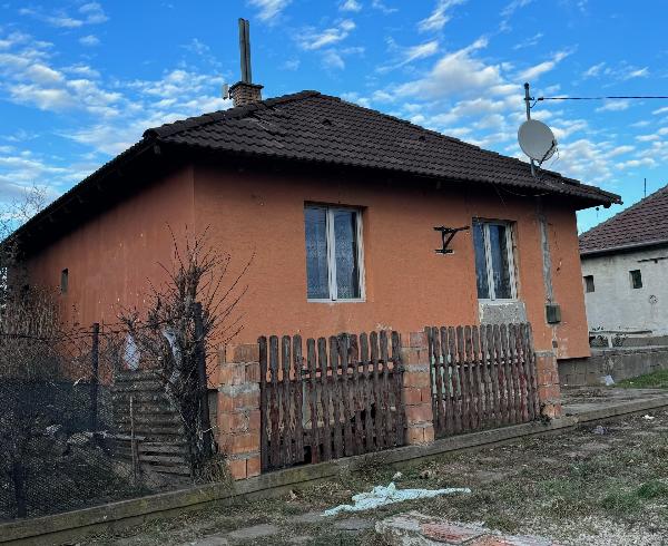 Ercsi, Lavotta utca 25/1.: lakóház · 25 000 000 Ft – árverés