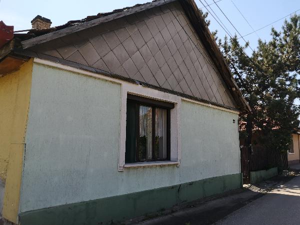 2700 Cegléd, Csalogány utca 21: lakóház · 612 500 Ft – ingatlanárverés