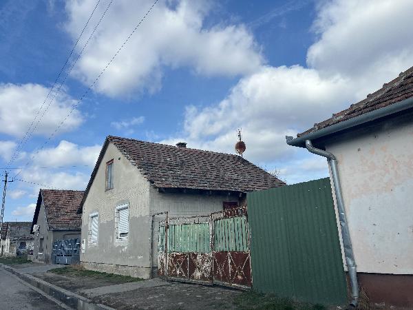 Akasztó, Szabadság utca 30.: lakóház · 6 000 000 Ft – árverés