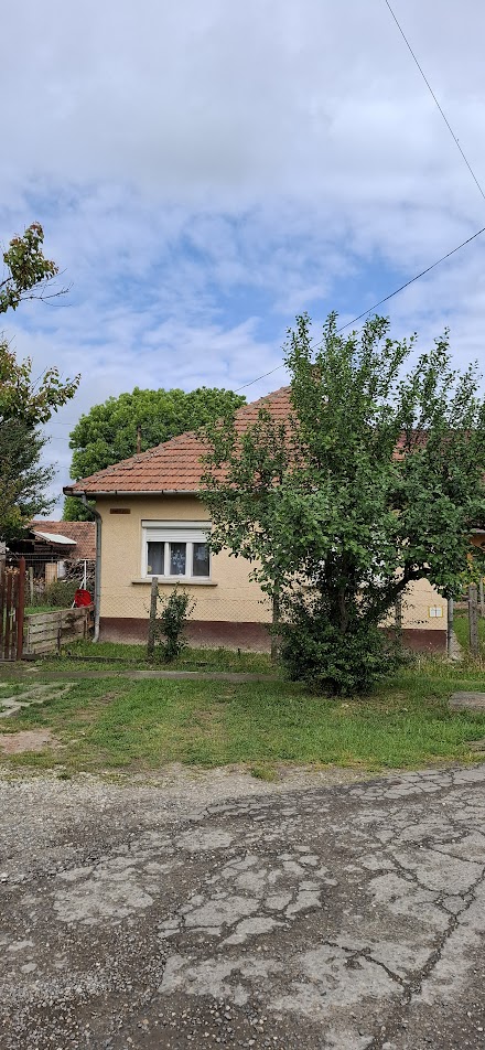 5720 Sarkad, Gyár utca 26: lakóház · 2 100 000 Ft – ingatlanárverés