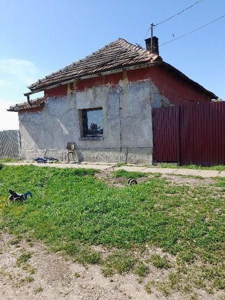 Törökszentmiklós, Nemzetőr utca 17: lakóház · 120 000 Ft – árverés