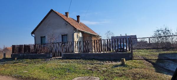 Jászkisér, Hunyadi utca 22.: lakóház · 8 000 000 Ft – árverés