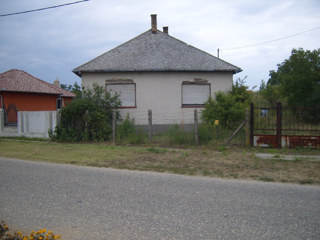 4326 Máriapócs, Szőlő u. 18.: lakóház · 1 876 000 Ft – ingatlanárverés
