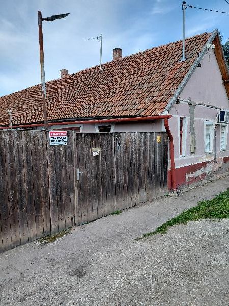 5720 Sarkad, Mátyás utca 41: lakóház · 4 000 000 Ft – ingatlanárverés