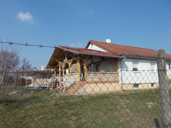 Kisapostag, Papírgyári út