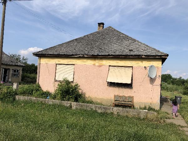 Gyüre, Zrínyi Miklós utca 3.: lakóház · 2 500 000 Ft – árverés