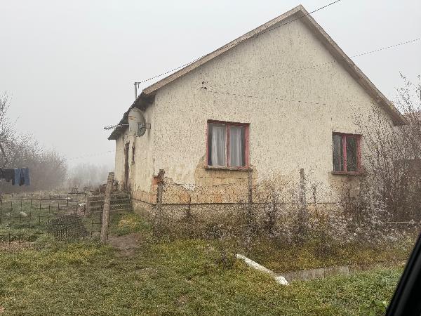 Tiszakarád, Tisza utca 8: lakóház · 500 000 Ft – árverés