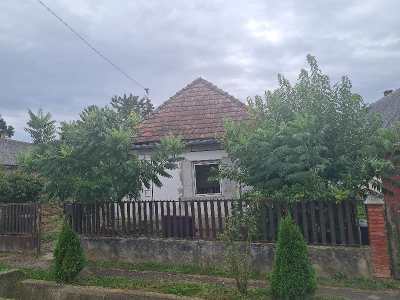 4952 Uszka, Fő utca 36: lakóház · 200 000 Ft – ingatlanárverés