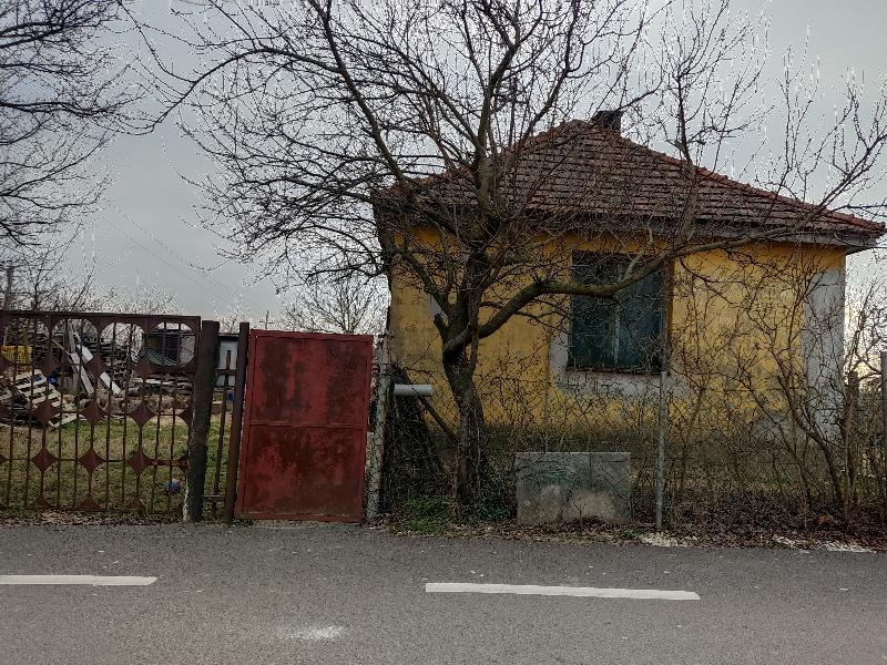 Koroncó, Petőfi Ut 1.: lakóház · 73 500 Ft – árverés