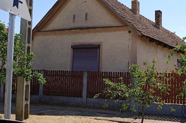 Mérk, Béke utca 126: lakóház · 262 500 Ft – árverés