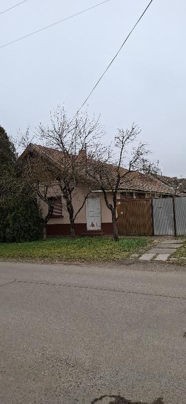 Tótkomlós, Kereszt utca 16.: lakóház · 1 575 000 Ft – árverés