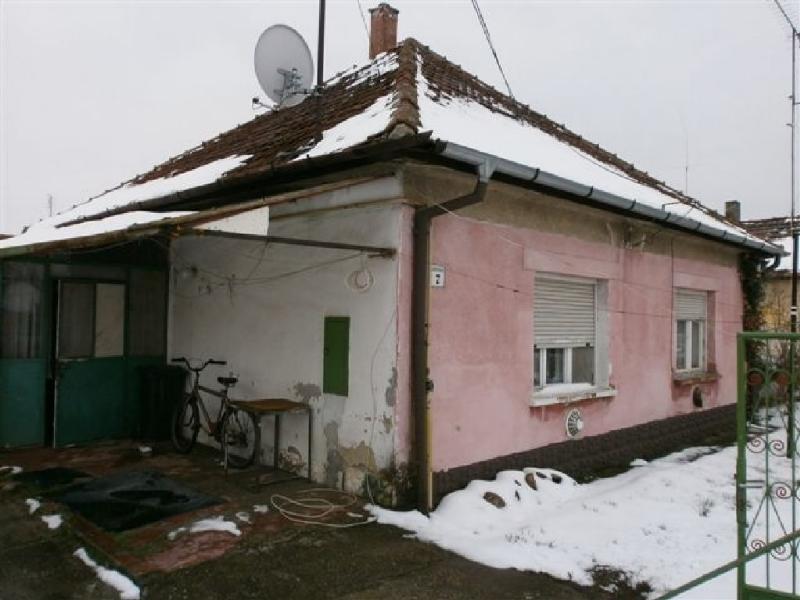 Kecskemét, Szemere utca 7.: lakóház · 3 600 000 Ft – árverés