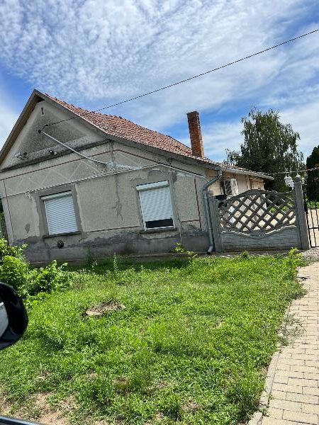 6768 Baks, Szegfű utca 7: lakóház · 4 500 000 Ft – ingatlanárverés