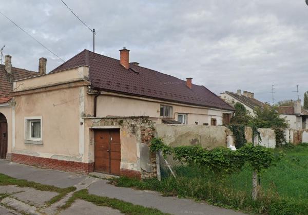 Győr, Kossuth Lajos utca 84.: lakóház · 32 000 000 Ft – árverés