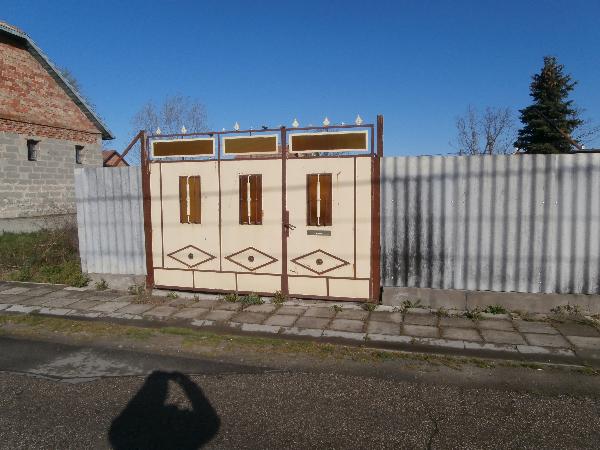 Makó, Kmetty utca 30.: 62 500 Ft – árverés