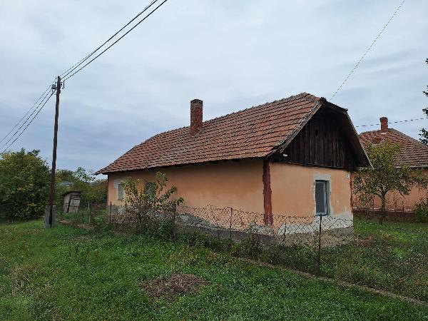 Tiszakeszi, Brassói utca 21.: lakóház · 2 100 000 Ft – árverés