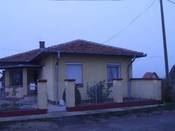 Békés, Bihari J. utca 5.: lakóház · 7 000 000 Ft – árverés