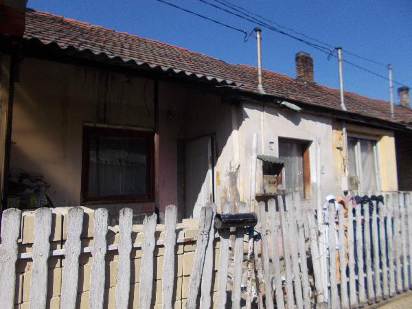 Szekszárd, Búzavirág utca 11/3.: lakóház · 800 000 Ft – árverés