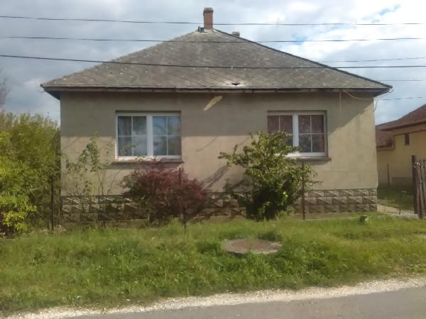 2740 Abony, Ibolya utca 25.: lakóház · 2 640 000 Ft – ingatlanárverés