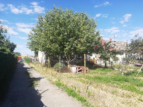 Szigetszentmiklós, Adótorony tér 8/5.: lakóház · 8 056 067 Ft