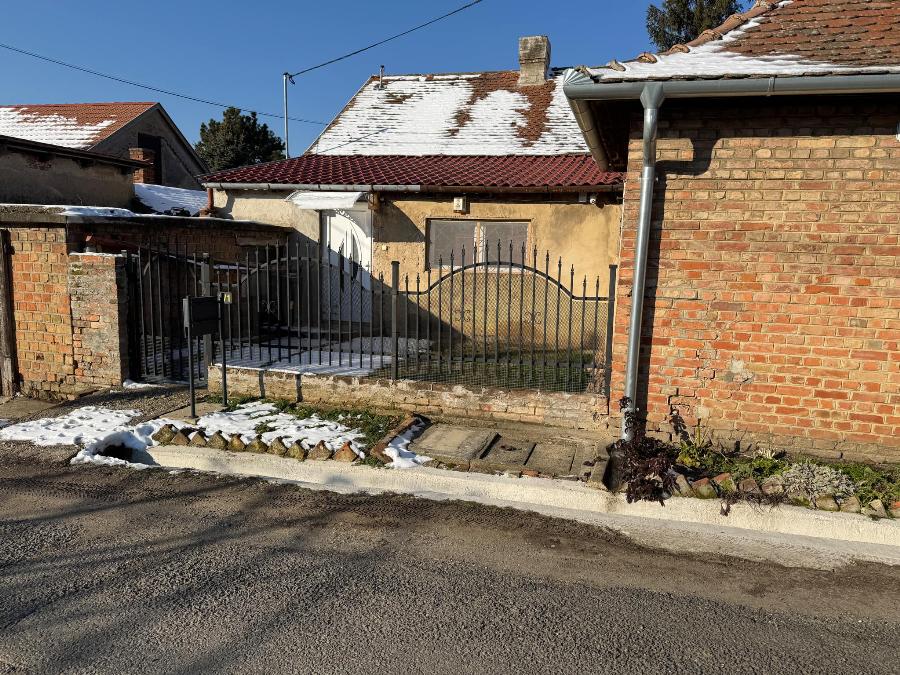 Pécs, Hamerli Imre utca 3/1.: lakóház · 4 500 000 Ft – árverés
