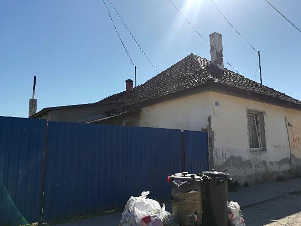 Kiskunhalas, Harangos tér 17.: lakóház · 175 000 Ft – árverés