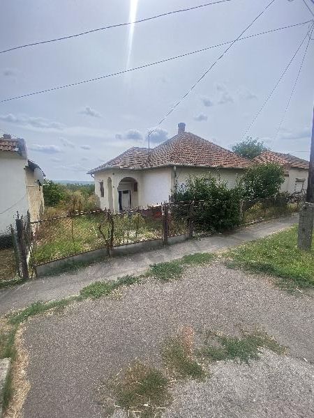 Kisnána, Béke utca 33: lakóház · 6 000 000 Ft – árverés