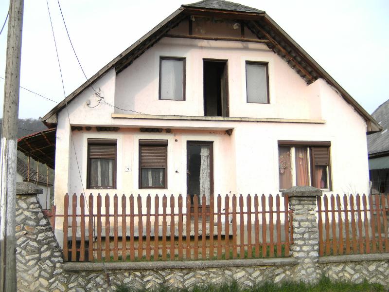 Szendrőlád, Akác utca 7.: lakóház · 250 000 Ft – árverés