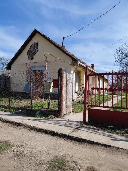5720 Sarkad, Bánát utca 48.: lakóház · 50 625 Ft – ingatlanárverés
