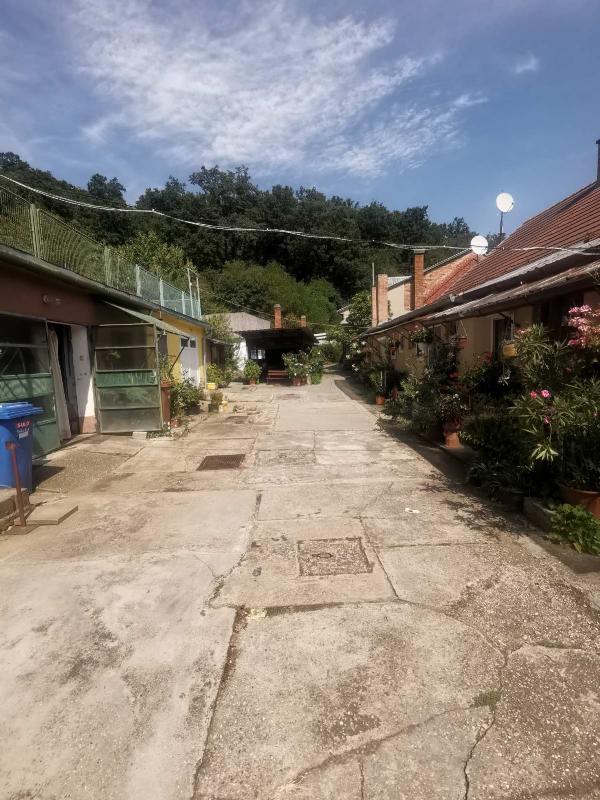 Pécs, I.Ker. Támfa Köz 2.: lakóház · 1 605 000 Ft – árverés