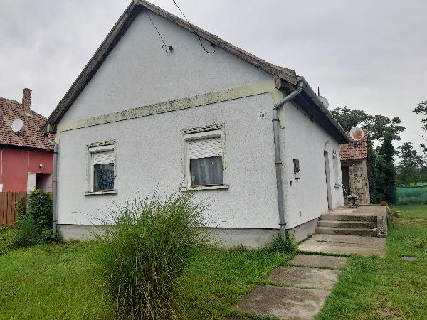 Jászkarajenő, Táncsics Mihály utca 80: lakóház · 4 500 000 Ft