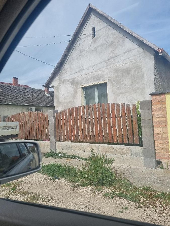 2457 Adony, Rózsa utca 13.: lakóház · 12 250 000 Ft – ingatlanárverés