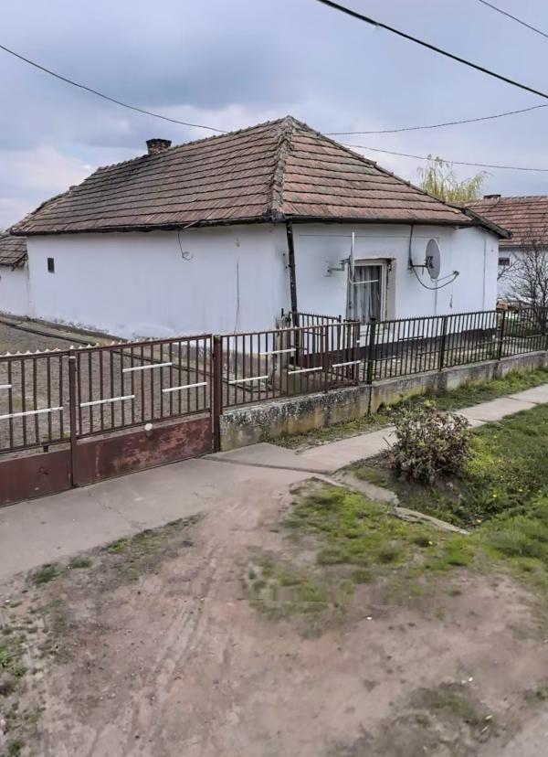 3384 Kisköre, Újvilág út 4.: lakóház · 684 000 Ft – ingatlanárverés