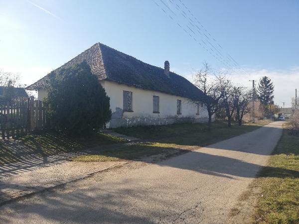 Somogyszil, Martinovics utca 402.: lakóház · 55 000 Ft – árverés