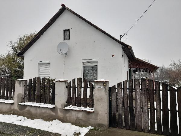2736 Mikebuda, Malom utca 11: 18 870 800 Ft – ingatlanárverés