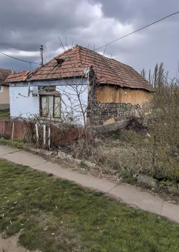 Erdőtelek, Vörösmarty Mihály utca 17: lakóház · 2 000 000 Ft – árverés
