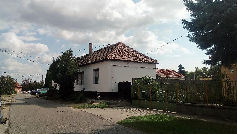 Kecskemét, Benczúr Gyula utca 19.: lakóház · 1 512 000 Ft – árverés