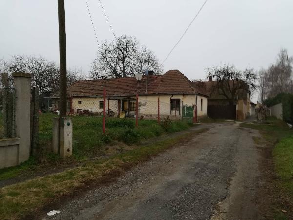 Nagysimonyi, Táncsics Mihály utca 54: lakóház · 656 250 Ft – árverés