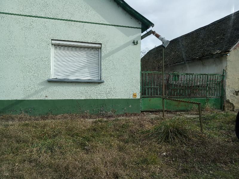 Nagybaracska, Szent István utca 43: lakóház · 875 000 Ft – árverés