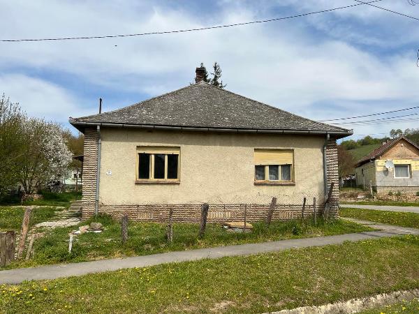 Hajmás, Kossuth L. 32.: lakóház · 156 250 Ft – árverés