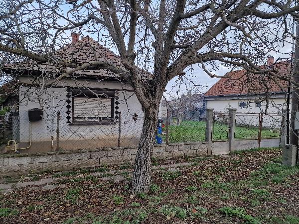 Berhida, Könyves Kálmán utca 30.: lakóház · 2 333 000 Ft – árverés