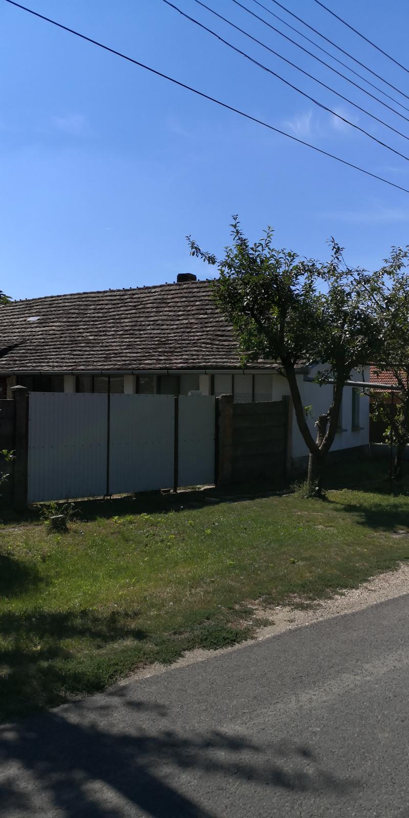 Nagyszénás, Károlyi Mihály utca 20: lakóház · 1 850 000 Ft – árverés