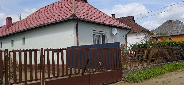 Anarcs, Dózsa utca 10: lakóház · 1 400 000 Ft – árverés